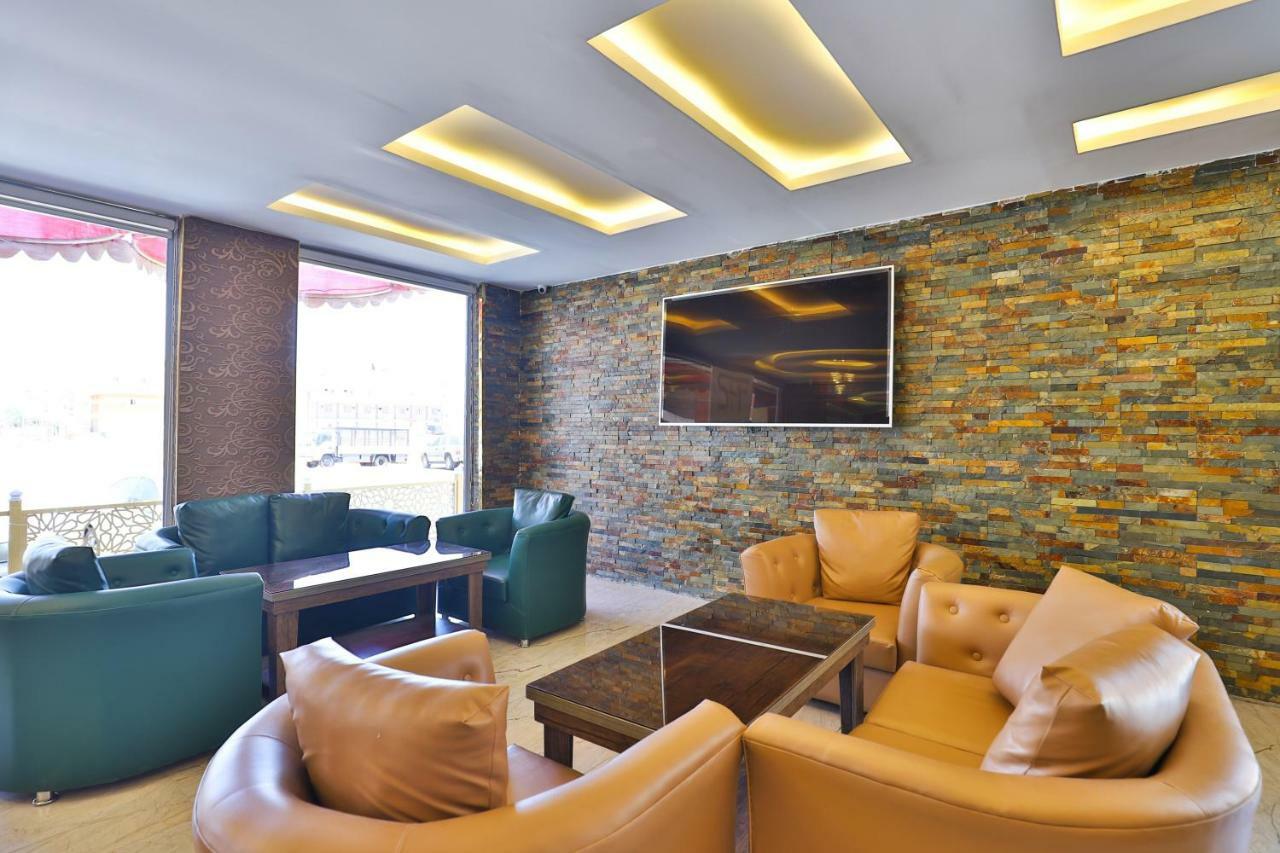 Esfrine Hotel Apartment Tabuk Eksteriør billede